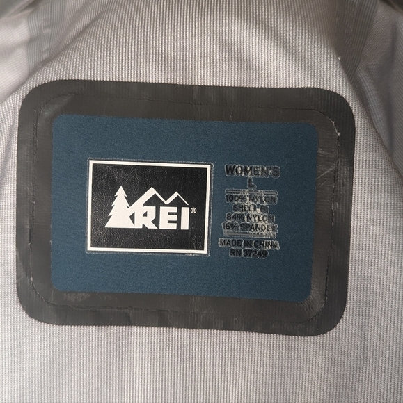 🌧️ REI Event Waterproof Jacket - Ready to Conquer the Rain! 🌧️ - Picture 7 of 7